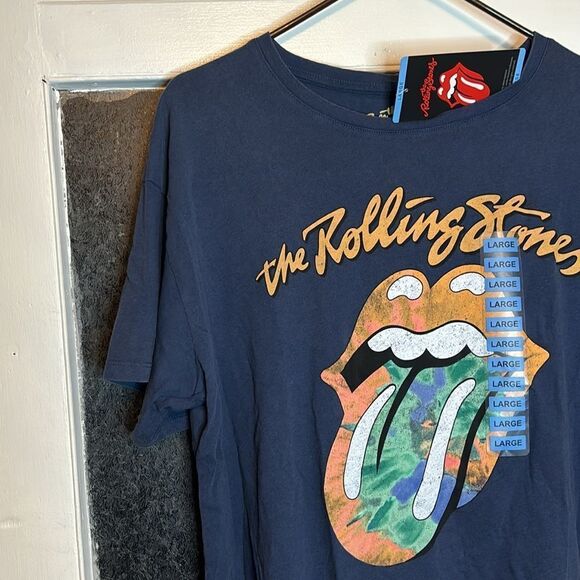 NWT Officially Licensed The Rolling Stone’s Women’s Large Navy Blue T-shirt L - Picture 2 of 8